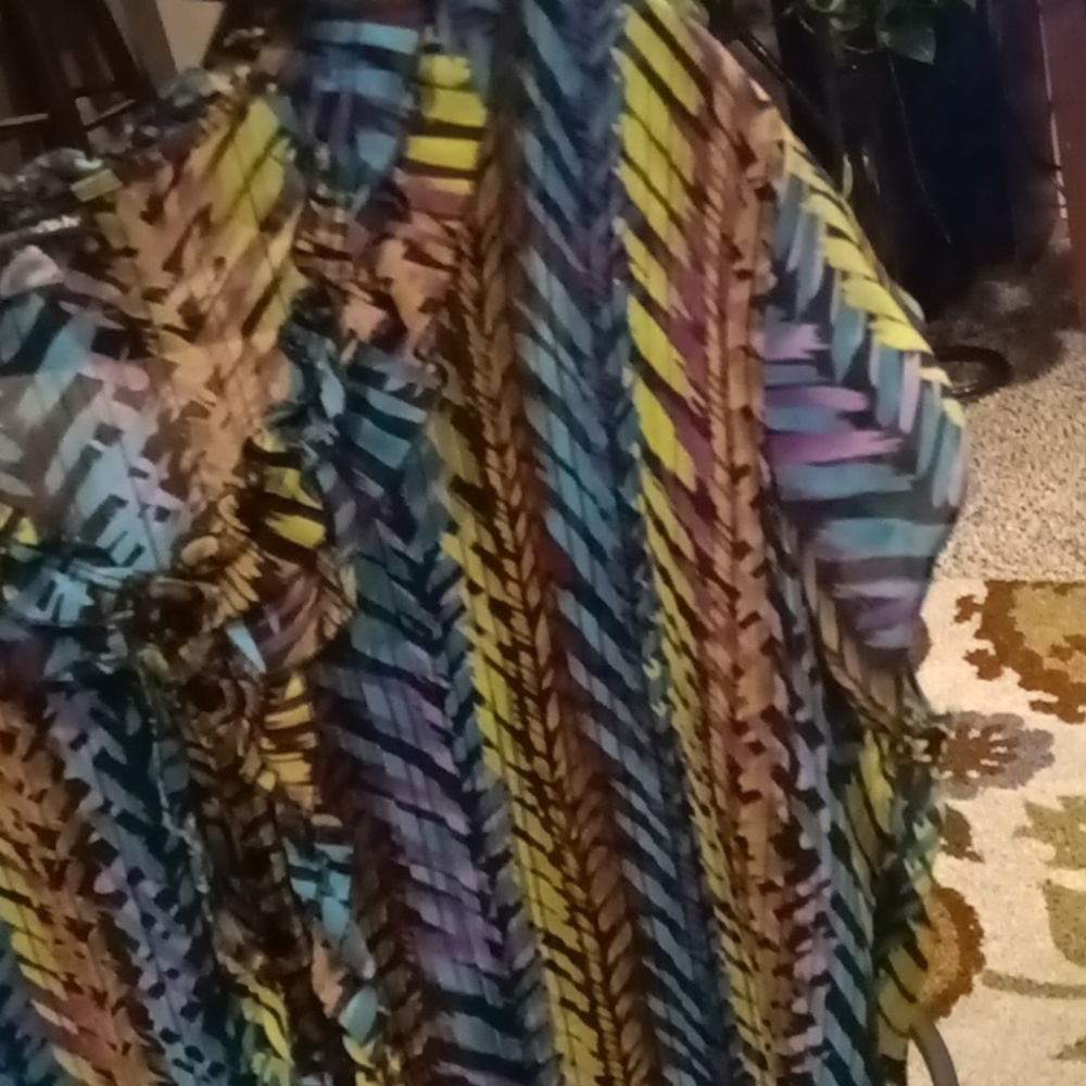 East 5th Multi-Colored Patterned V-Neck Sheer Fla… - image 4